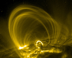 Image: TRACE/NASA; EUV emission of the solar corona above an active region